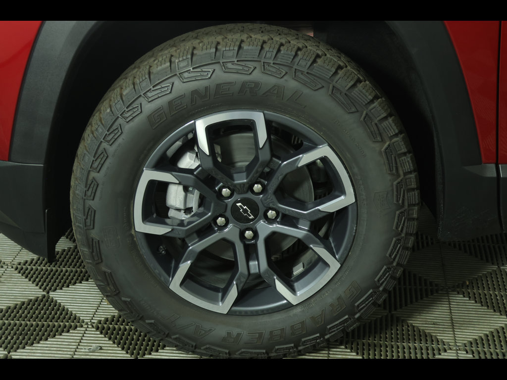 New 2026 Chevrolet Equinox ACTIV FWD image 12
