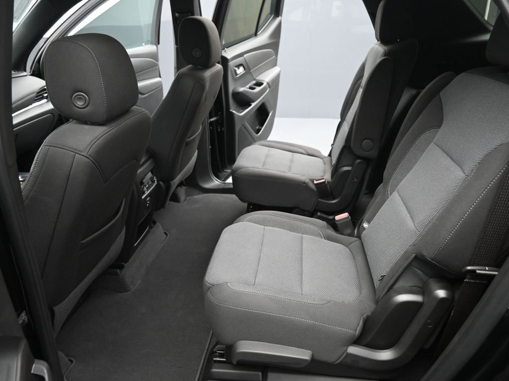Used 2023 Chevrolet Traverse LT image 13