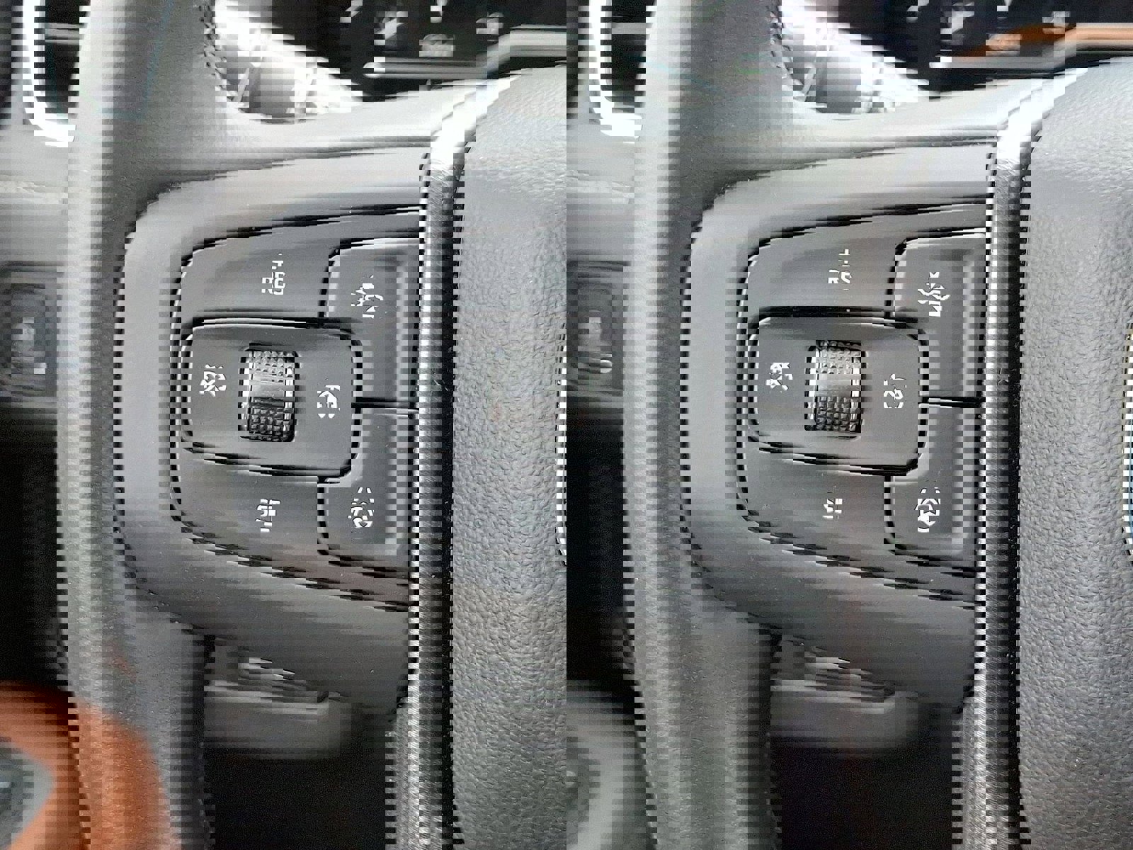 Used 2024 GMC Yukon Denali Ultimate image 17