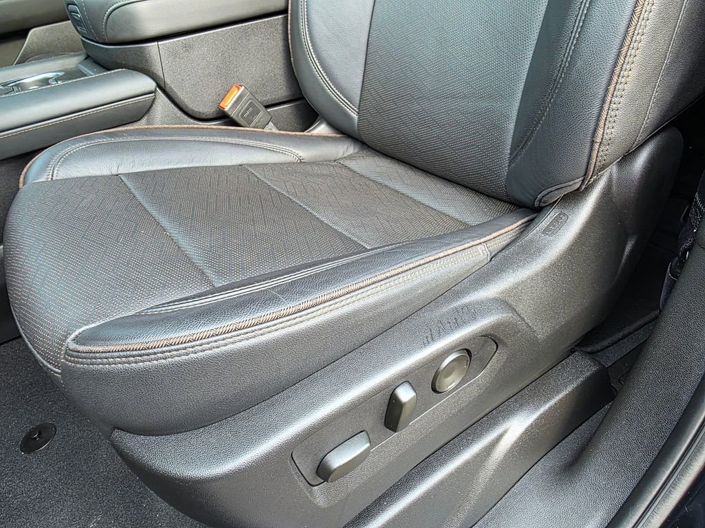 Used 2024 Chevrolet Tahoe High Country w/ Premium Package 2 image 13