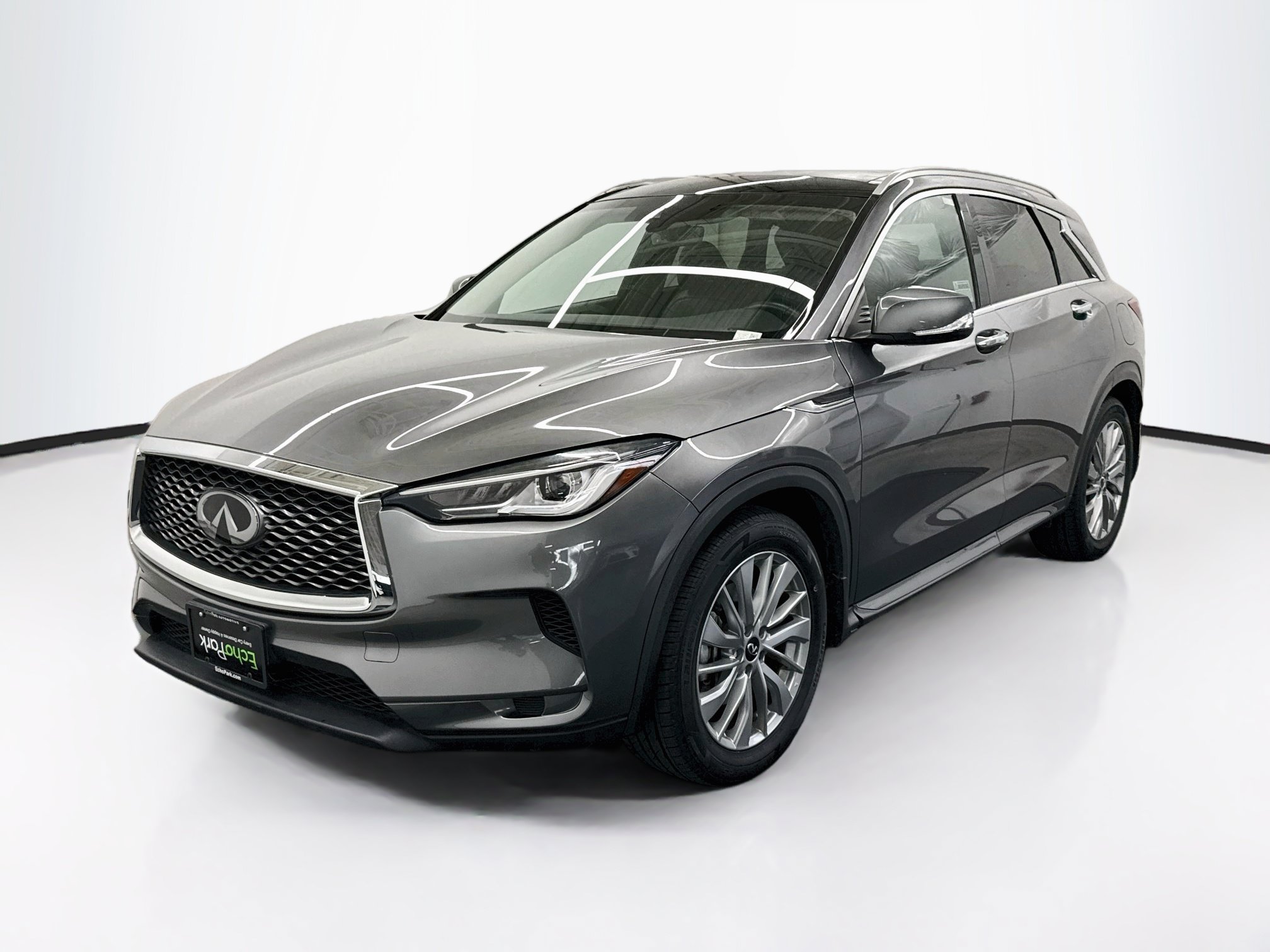 Used 2023 INFINITI QX50 Luxe FWD image 3