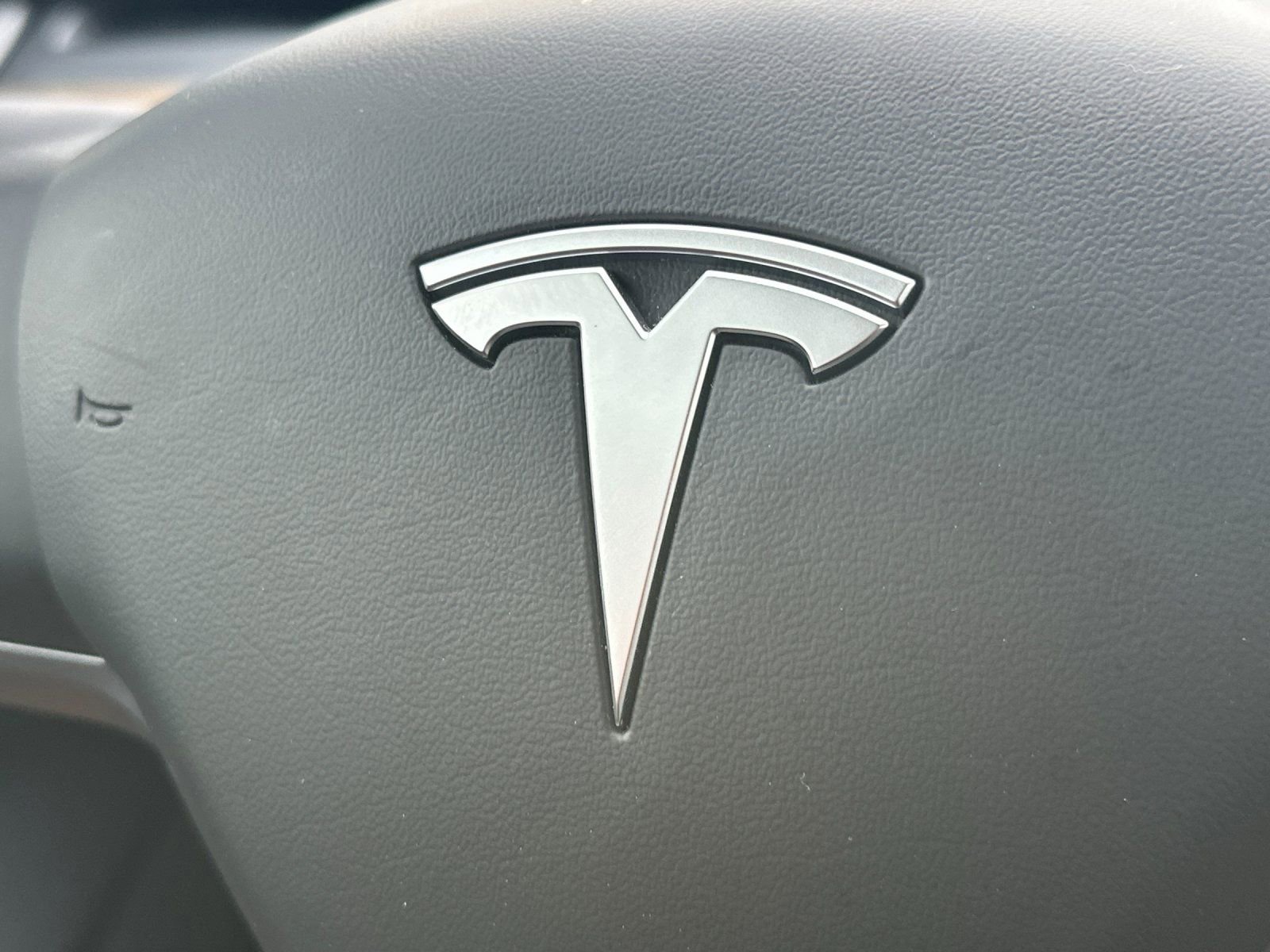 Used 2023 Tesla Model 3 Standard Range image 24