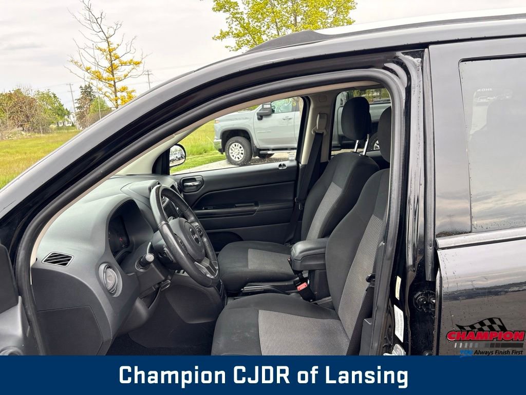 Used 2012 Jeep Compass Latitude AWD/4WD image 17