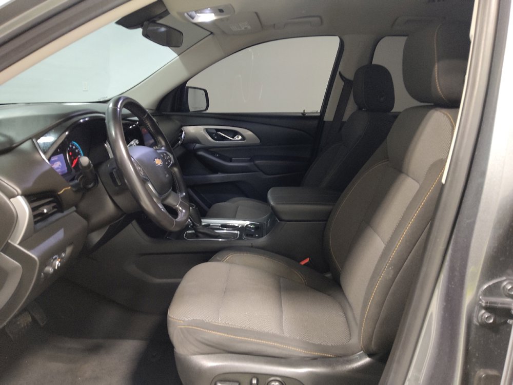 Used 2020 Chevrolet Traverse LT image 17