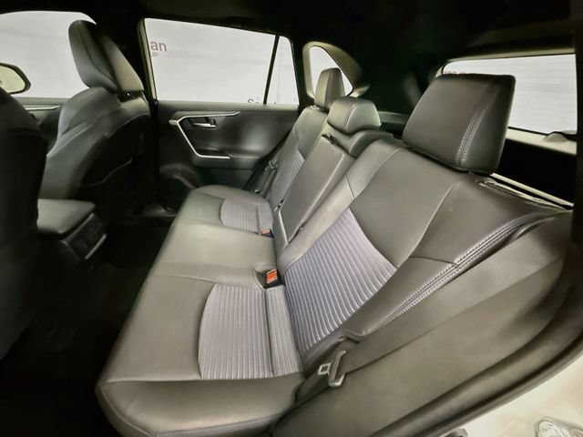 Used 2025 Toyota RAV4 XSE w/ Advanced Technology Package AWD/4WD image 25