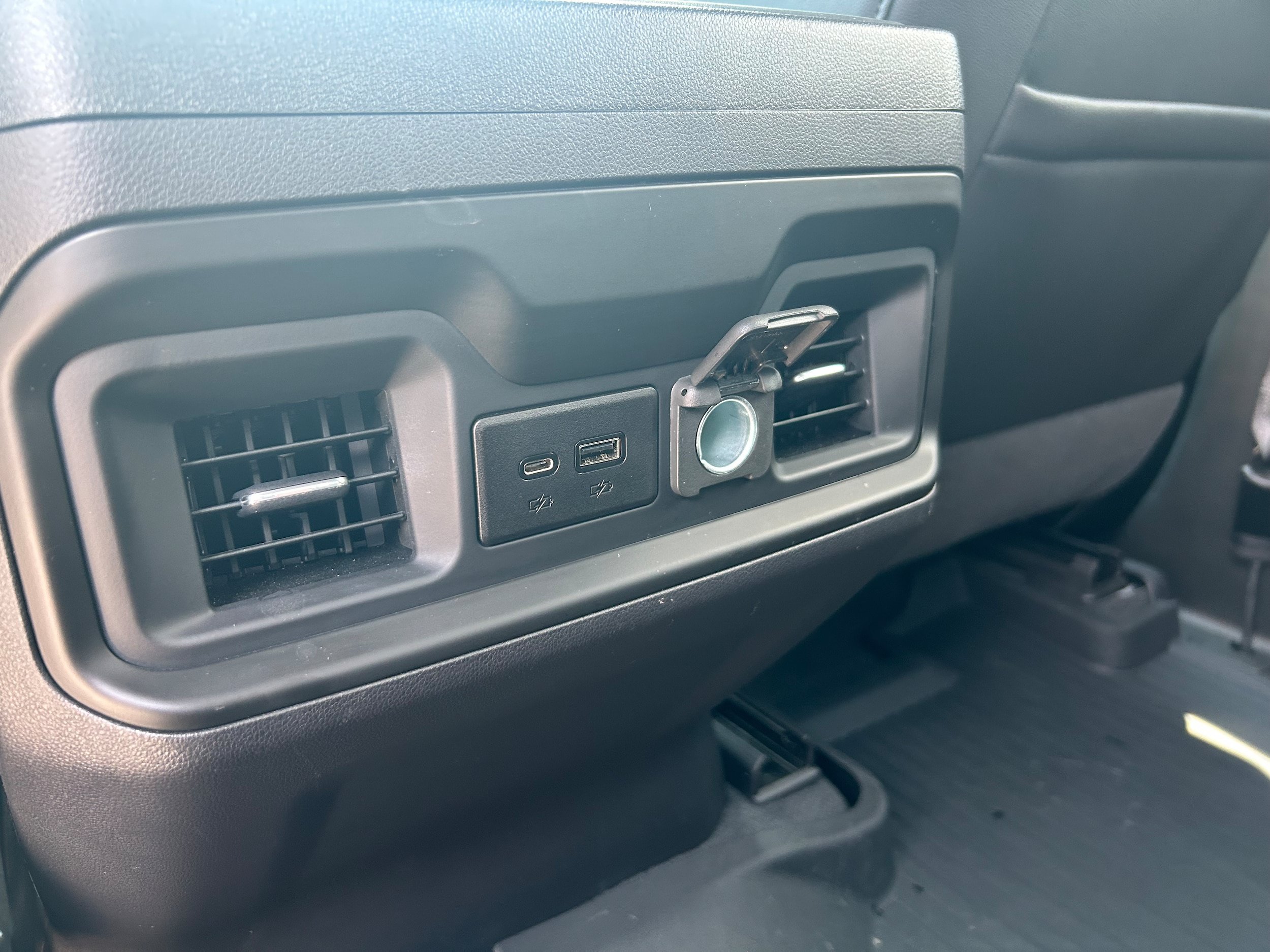 Used 2021 Chevrolet Silverado 1500 LT Trail Boss w/ Convenience Package II AWD/4WD image 38