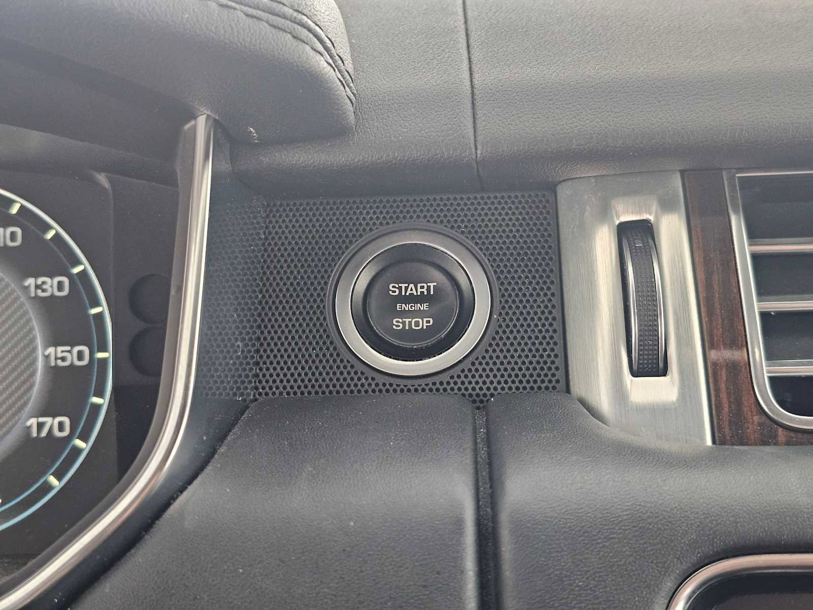 Used 2015 Land Rover Range Rover Supercharged image 29