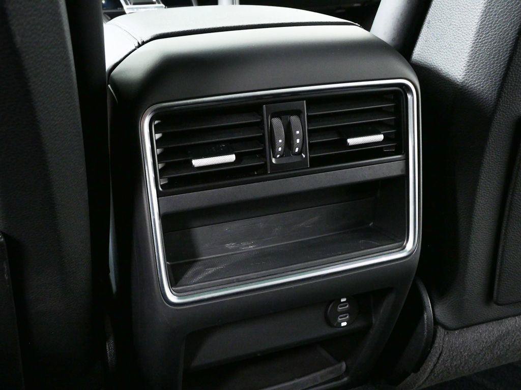 Certified 2022 Porsche Cayenne E-Hybrid AWD/4WD image 20