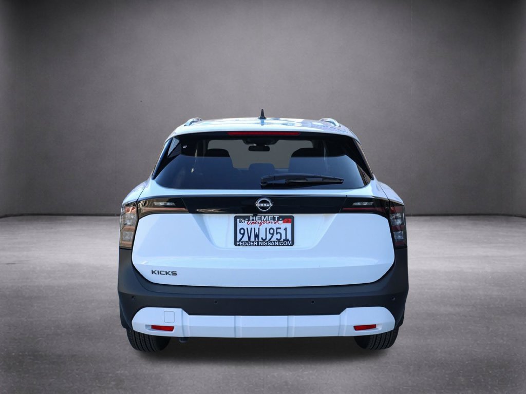 Used 2026 Nissan Kicks SV w/ Charging Package FWD image 6