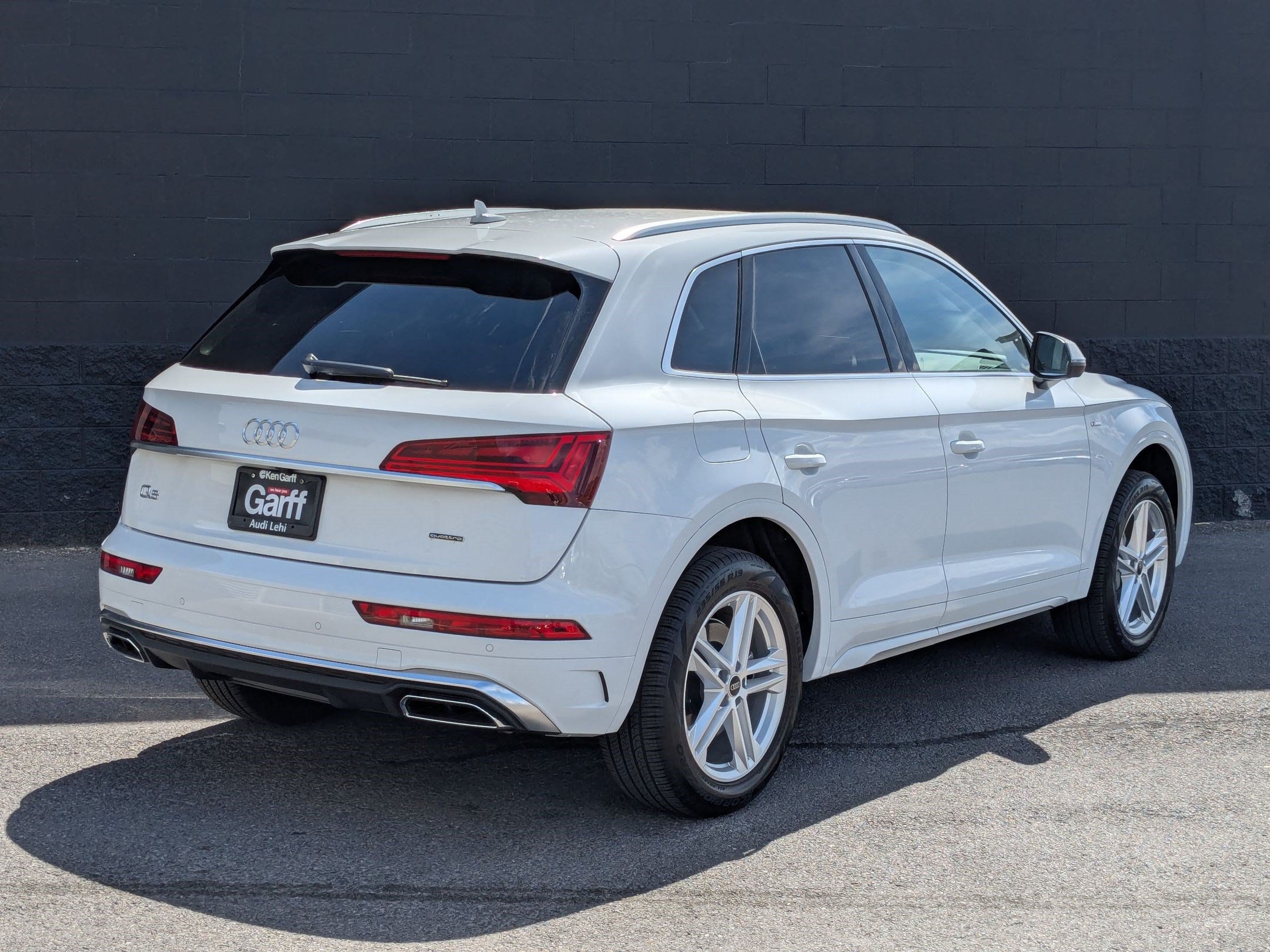 Certified 2024 Audi Q5 e Premium w/ Convenience Package AWD/4WD image 3