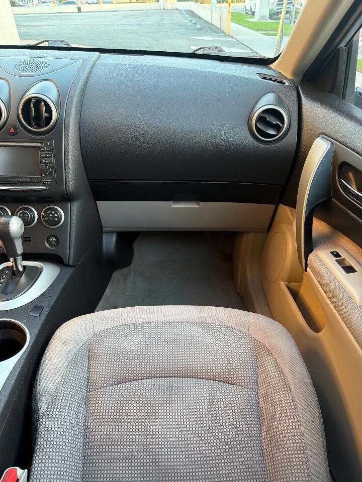 Used 2013 Nissan Rogue SV w/ Premium Pkg image 13