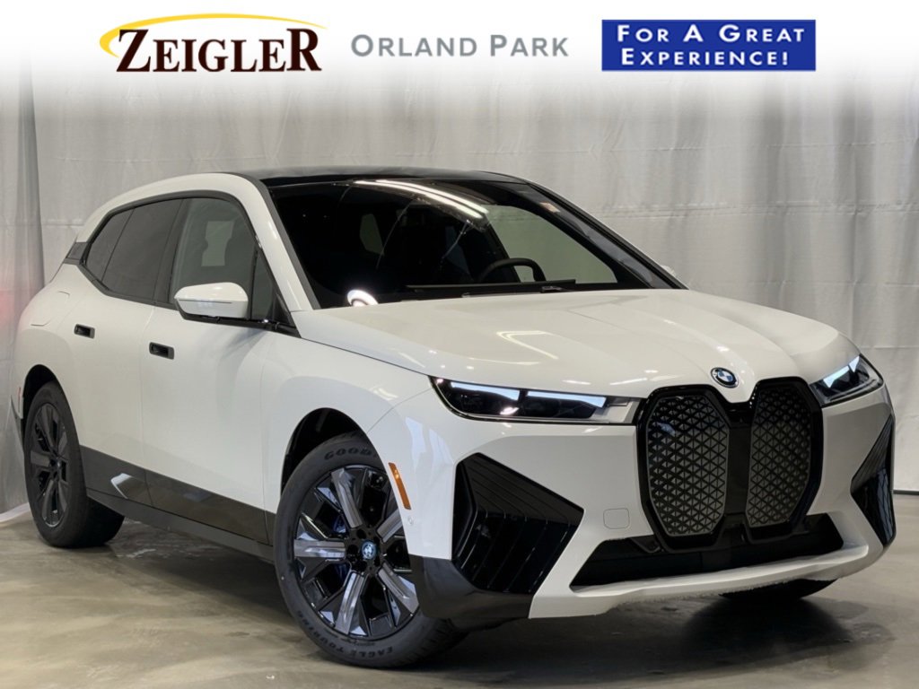 Used 2025 BMW iX xDrive50 w/ Sport Package image 1