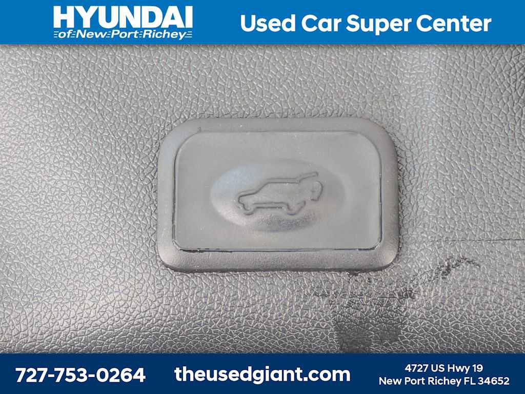 Used 2015 GMC Acadia SLT w/ Open Road Package image 13