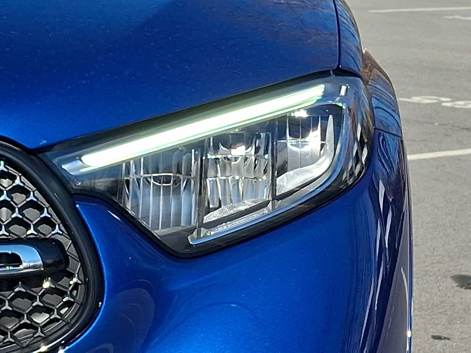 Certified 2025 Mercedes-Benz GLC 300 4MATIC image 9