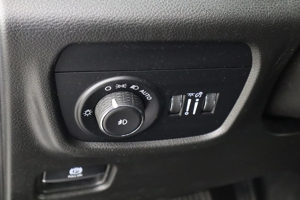 Used 2022 Jeep Grand Cherokee L Limited w/ Luxury Tech Group II AWD/4WD image 25