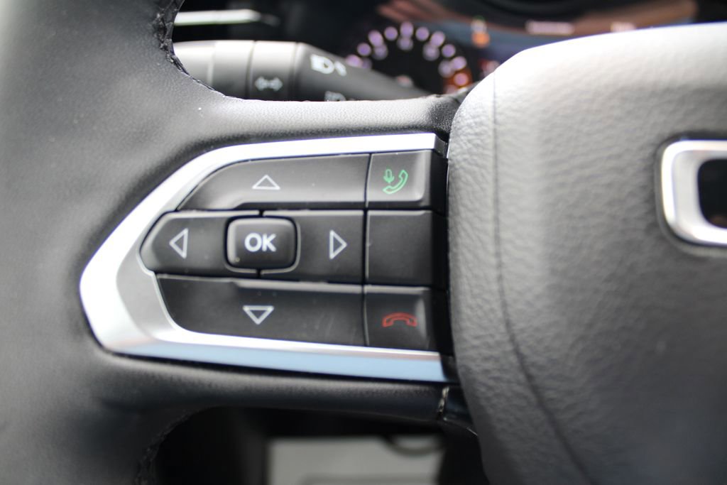 Used 2025 Jeep Compass Limited AWD/4WD image 19