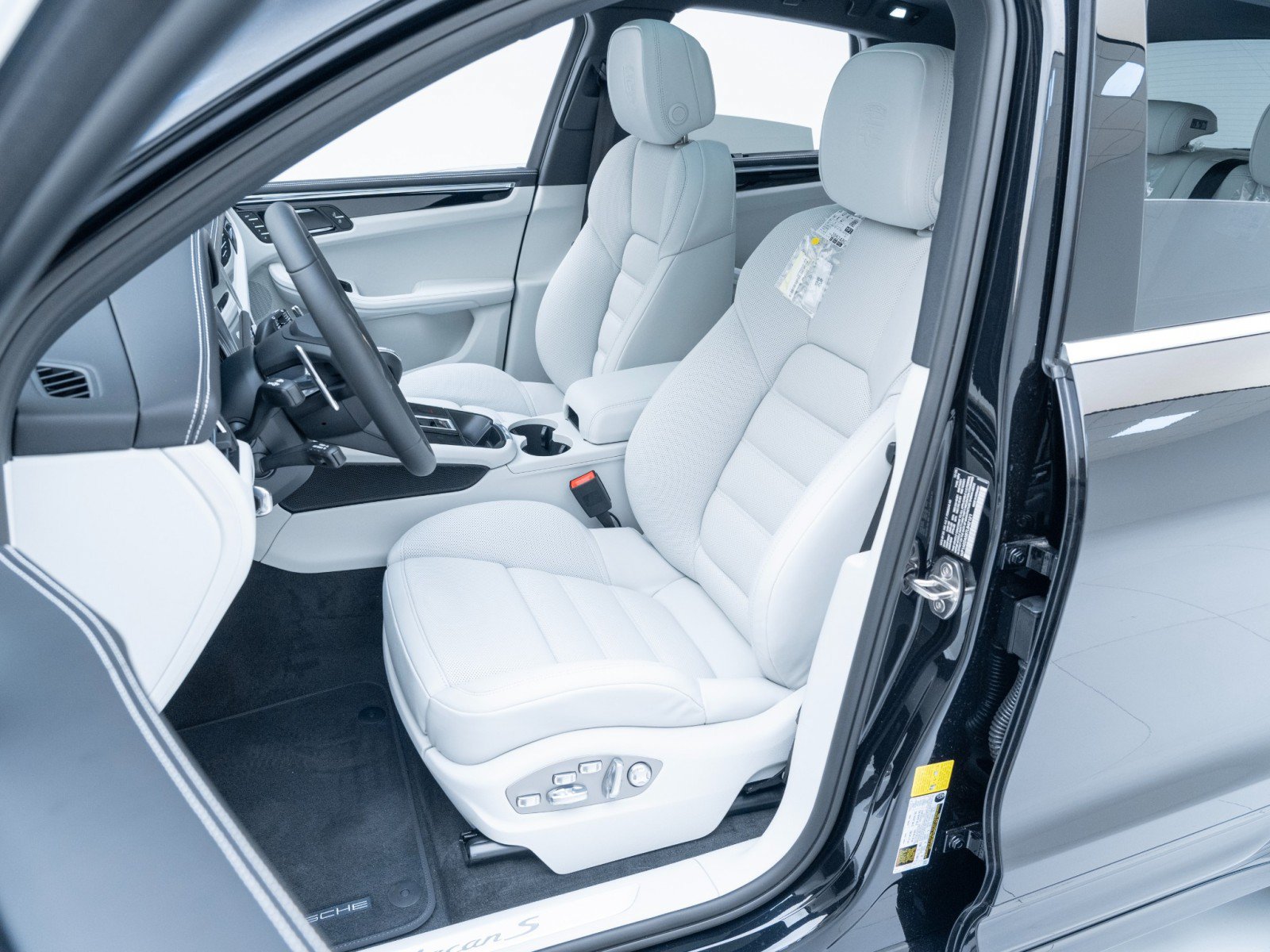 New 2026 Porsche Macan S AWD/4WD image 5