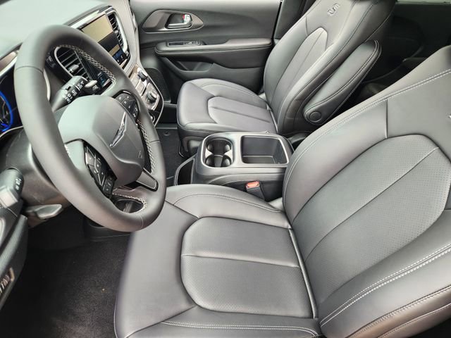 New 2026 Chrysler Pacifica Select AWD/4WD image 9