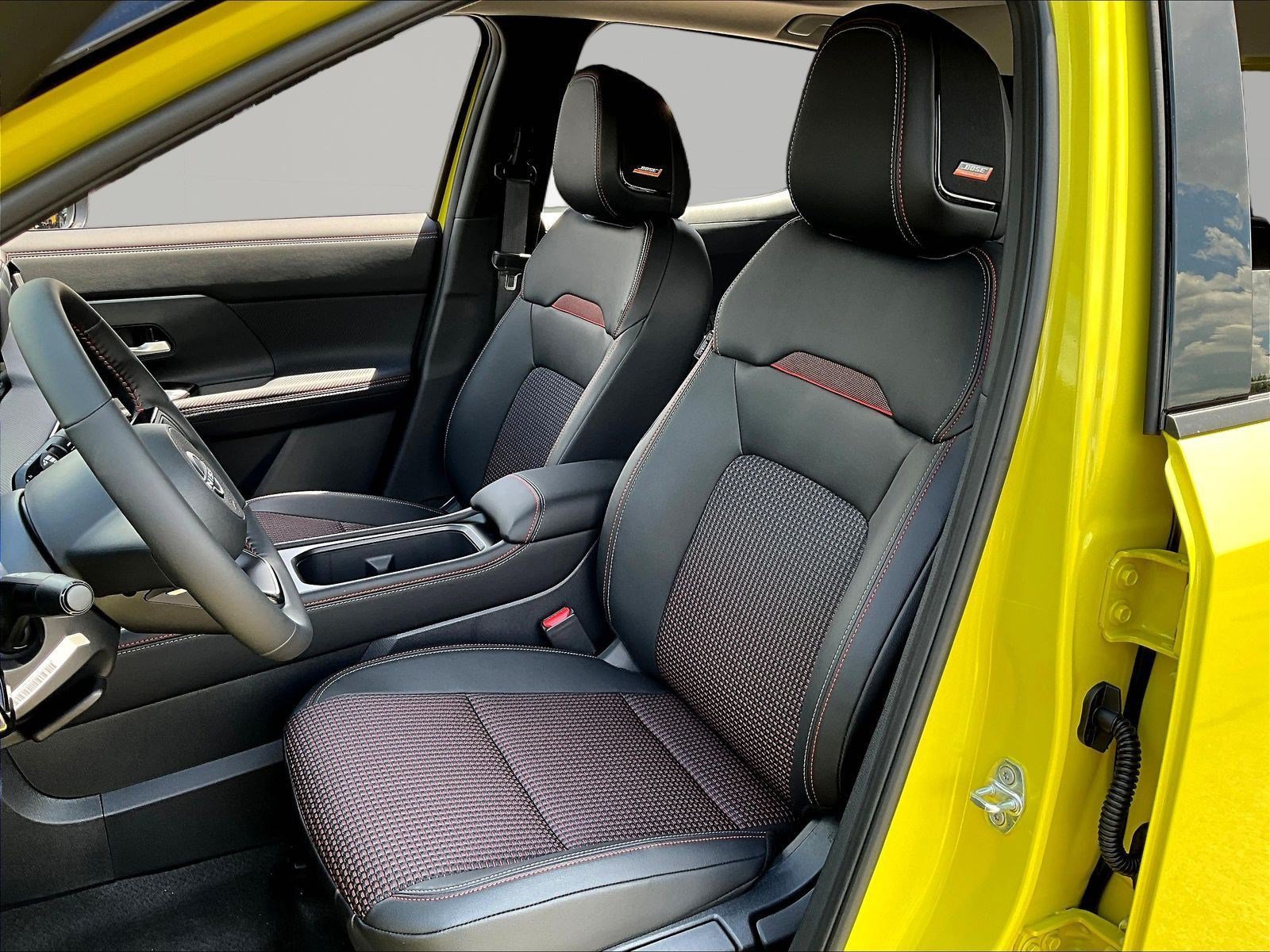 New 2026 Nissan Kicks SR w/ SR Premium Package FWD image 17