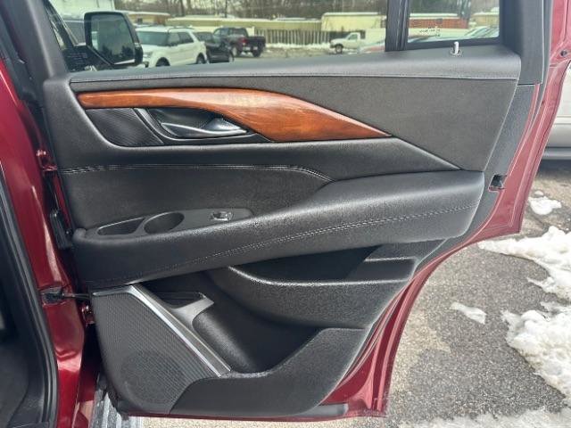 Used 2017 Cadillac Escalade Luxury image 35