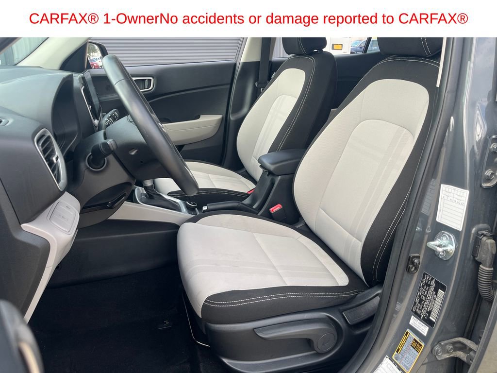 Used 2025 Hyundai Venue SEL FWD image 11
