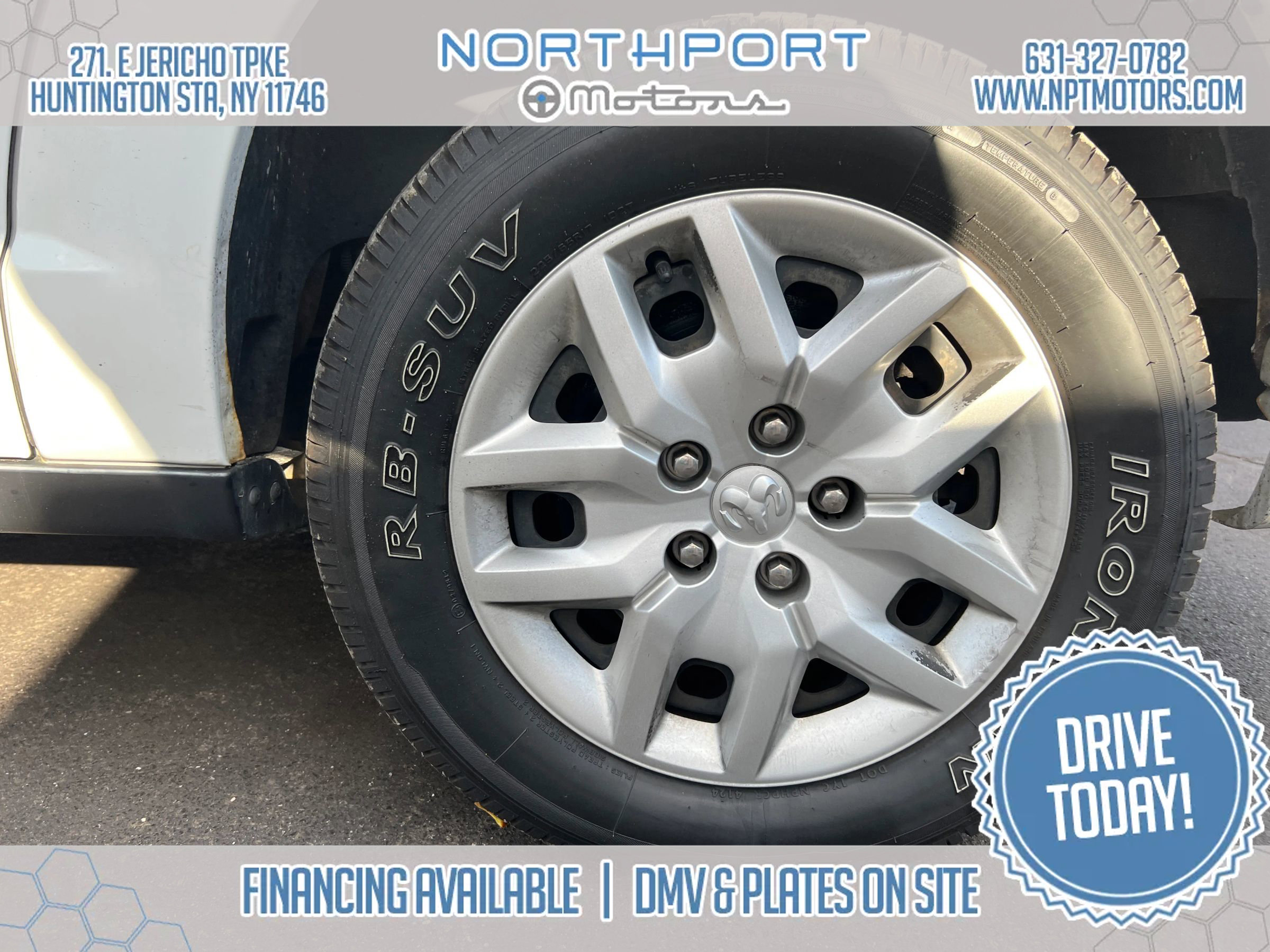 Used 2014 RAM C/V Tradesman w/ UConnect Hands-Free Group image 17