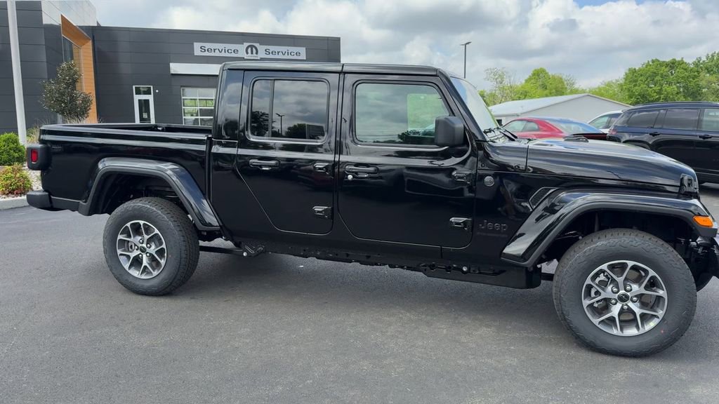 New 2026 Jeep Gladiator Sport AWD/4WD image 8
