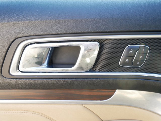 Used 2017 Ford Explorer Limited w/ Equipment Group 301A AWD/4WD image 14