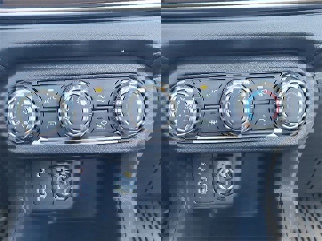 New 2025 Nissan Versa S image 14