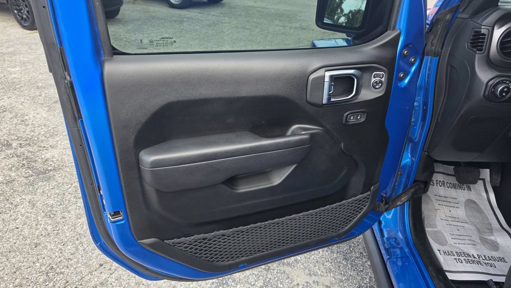 Used 2023 Jeep Gladiator Sport AWD/4WD image 13