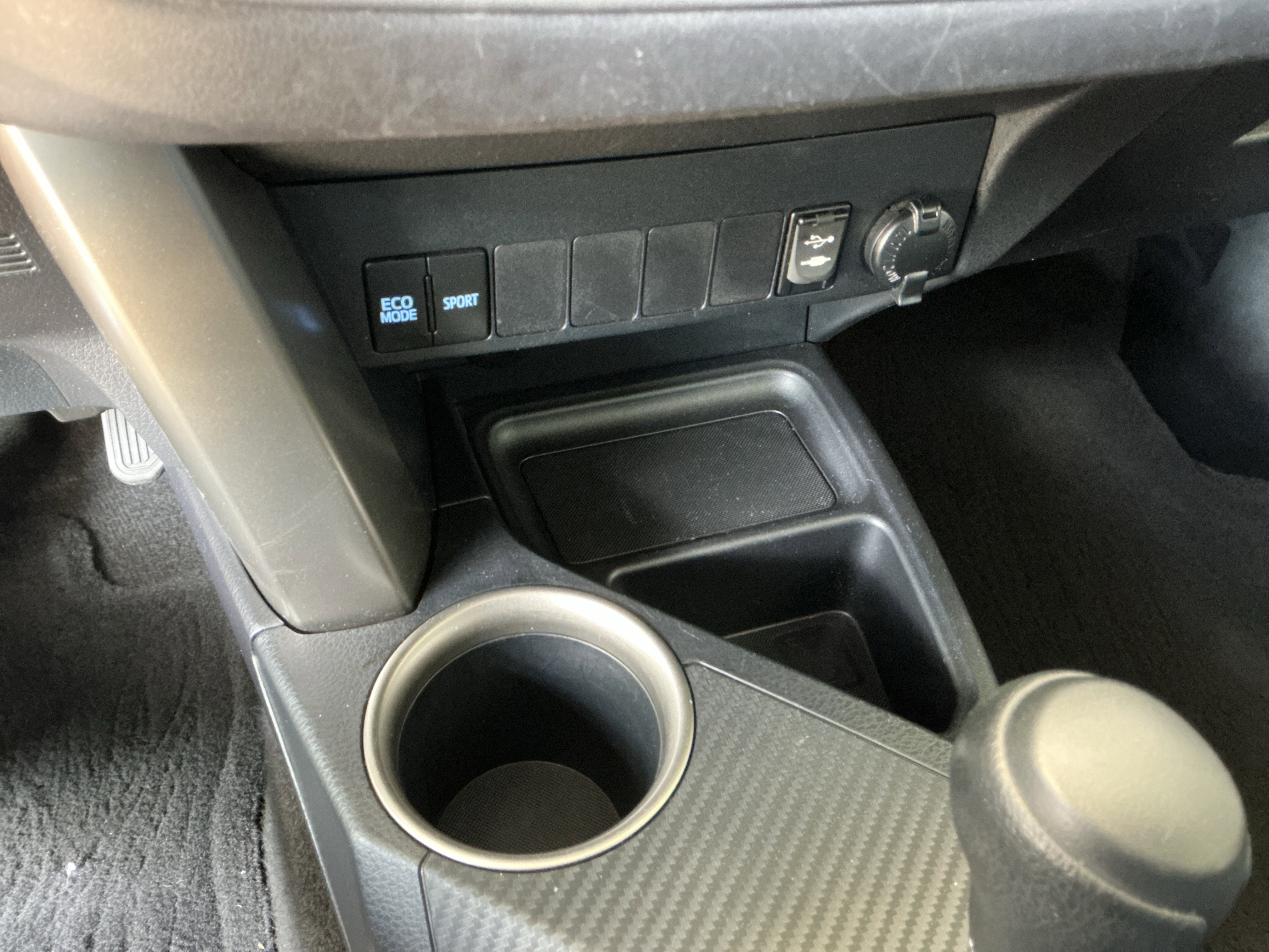 Used 2014 Toyota RAV4 LE image 27