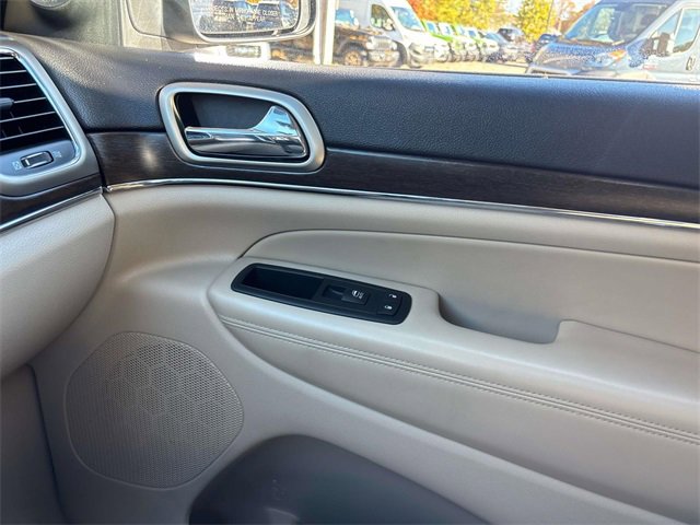 Used 2015 Jeep Grand Cherokee Limited image 30