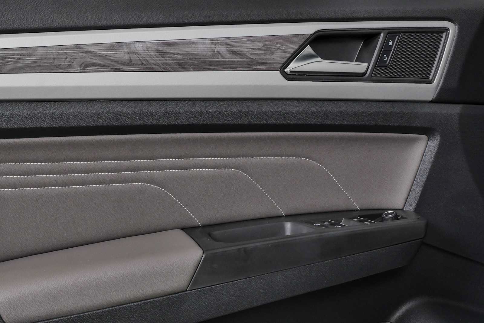 Certified 2023 Volkswagen Atlas Cross Sport SE FWD image 9