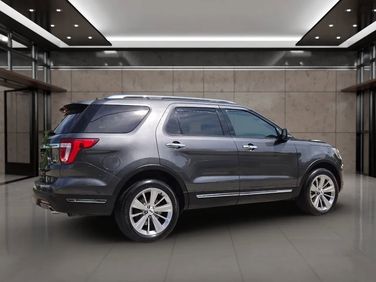 Used 2019 Ford Explorer Limited w/ Class III Trailer Tow Package AWD/4WD image 3