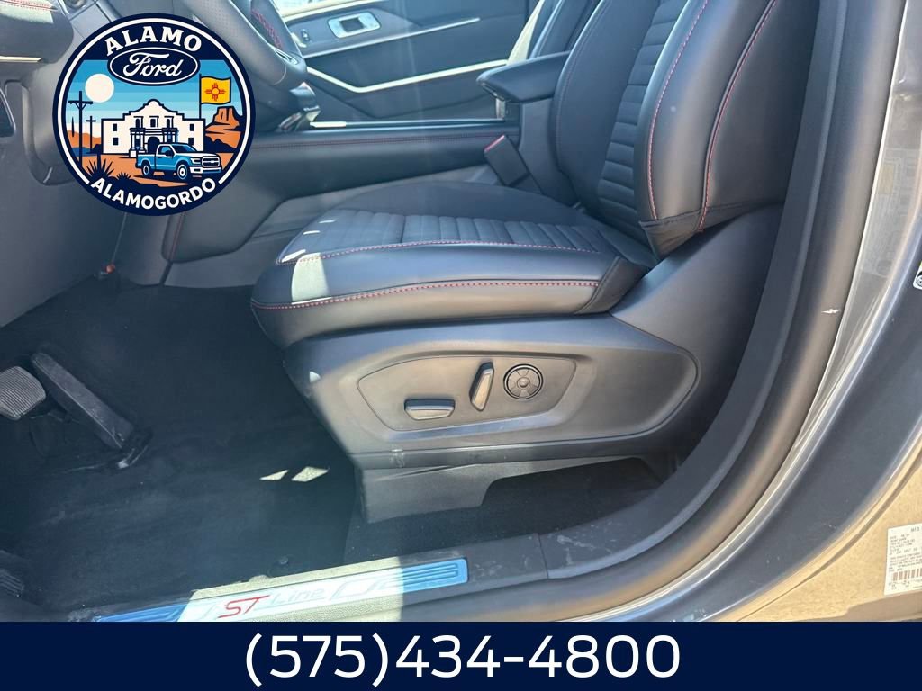 New 2025 Ford Explorer ST-Line w/ Premium Package image 4