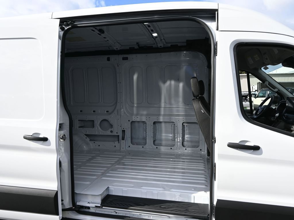 New 2026 Ford Transit 250 148 Medium Roof image 22