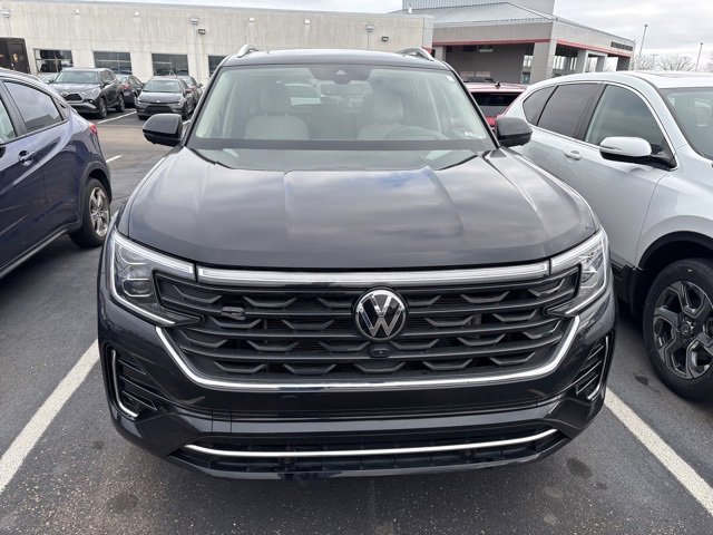 Used 2024 Volkswagen Atlas SEL Premium R-Line image 2