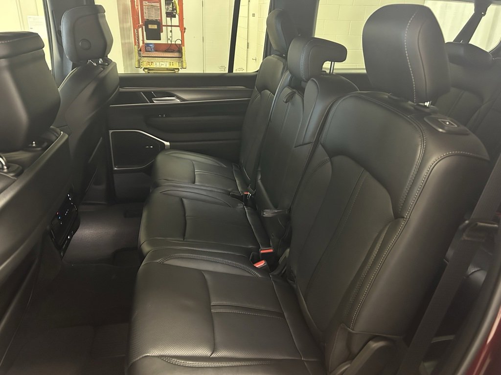 New 2025 Jeep Wagoneer L Series II image 16