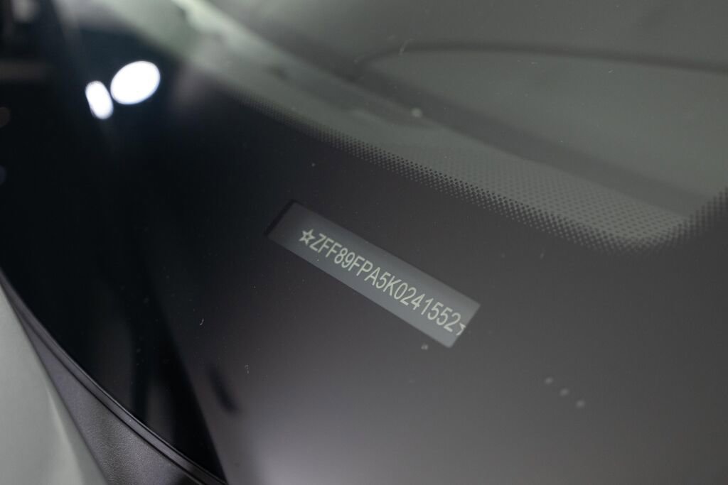 Used 2019 Ferrari Portofino image 27