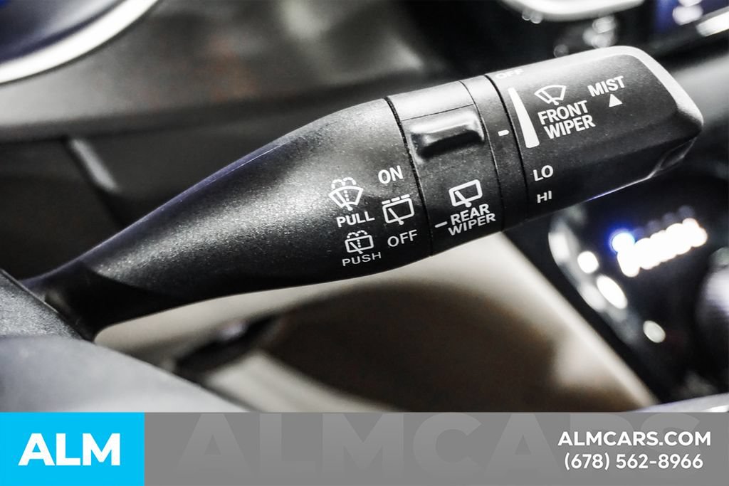 Used 2023 Chrysler Pacifica Touring-L FWD image 30