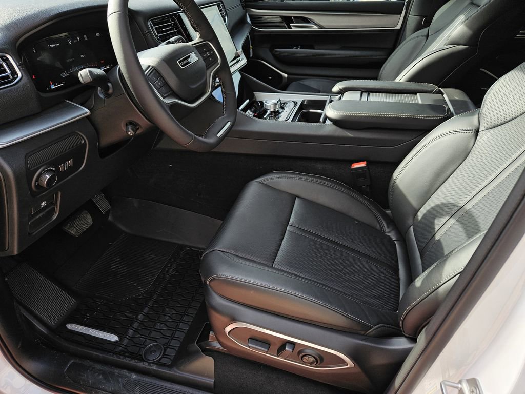 New 2026 Jeep Grand Wagoneer 4WD image 18