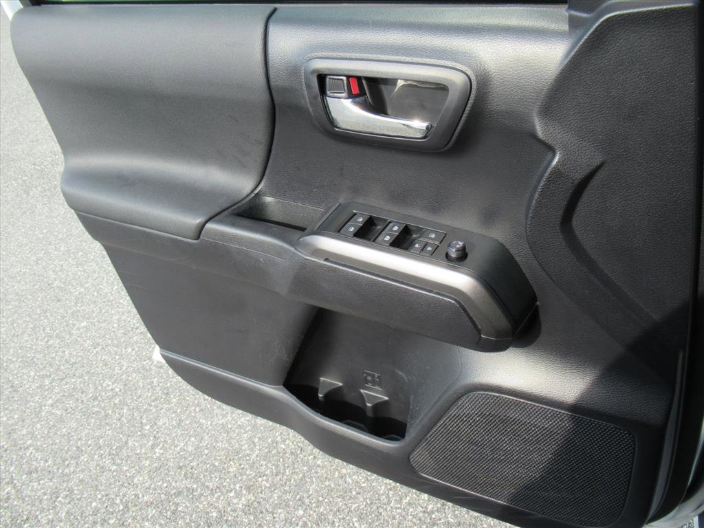 Used 2020 Toyota Tacoma TRD Off-Road image 27