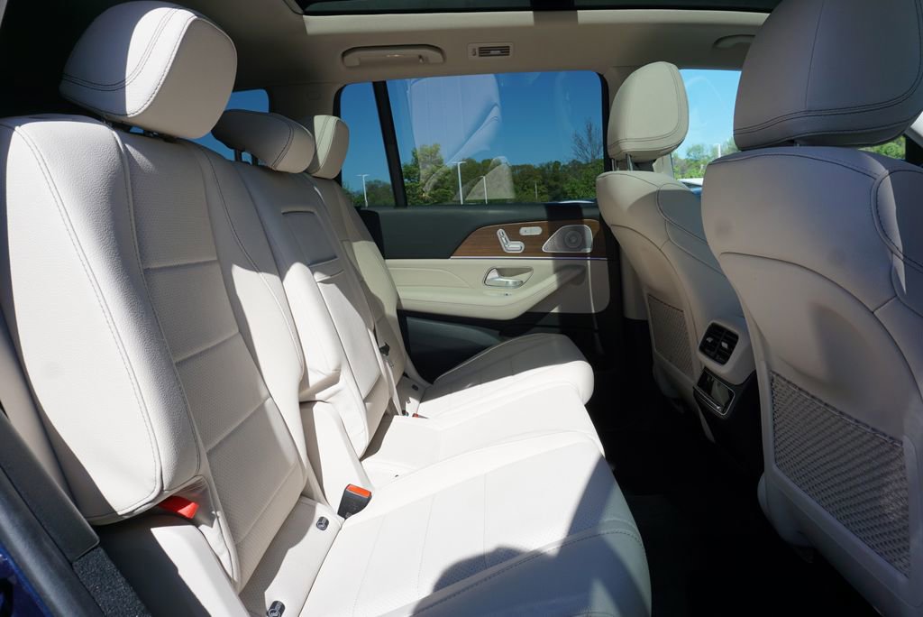 Used 2022 Mercedes-Benz GLS 450 4MATIC image 43