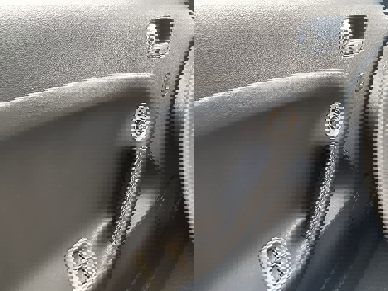 Used 2009 Pontiac Solstice Coupe w/ Premium Package RWD image 28