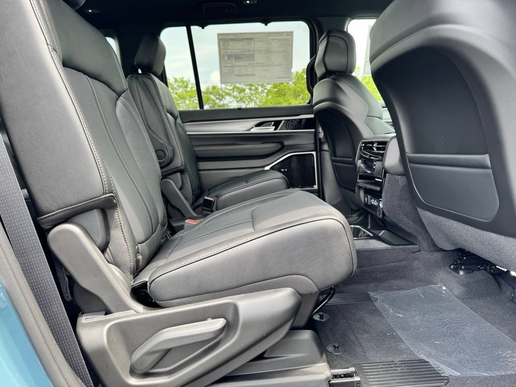 New 2026 Jeep Grand Wagoneer L Limited AWD/4WD image 12