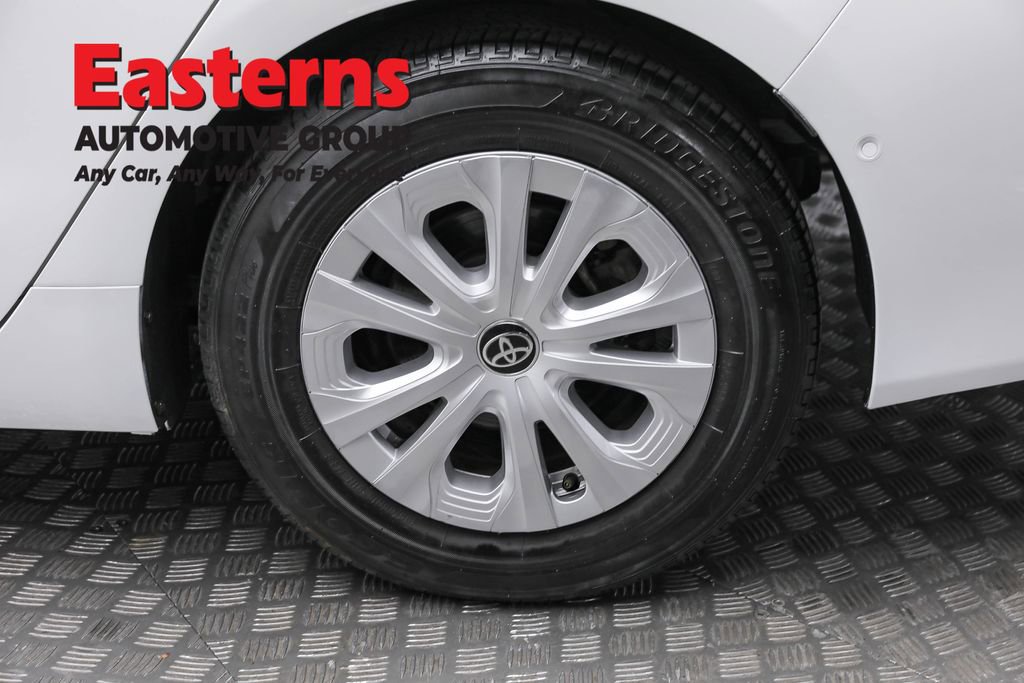 Used 2022 Toyota Prius LE image 8