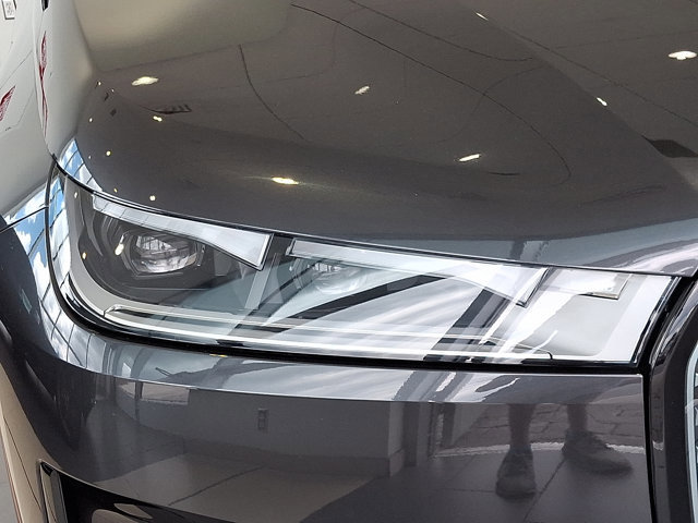 Certified 2025 BMW iX xDrive50 image 8