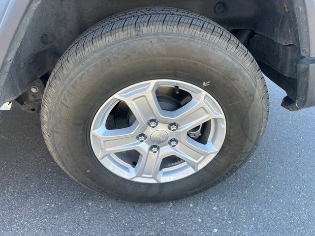 Used 2023 Jeep Wrangler Sport S image 10