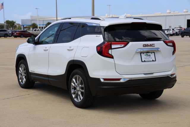 Used 2022 GMC Terrain SLT w/ LPO, Cargo Package FWD image 6