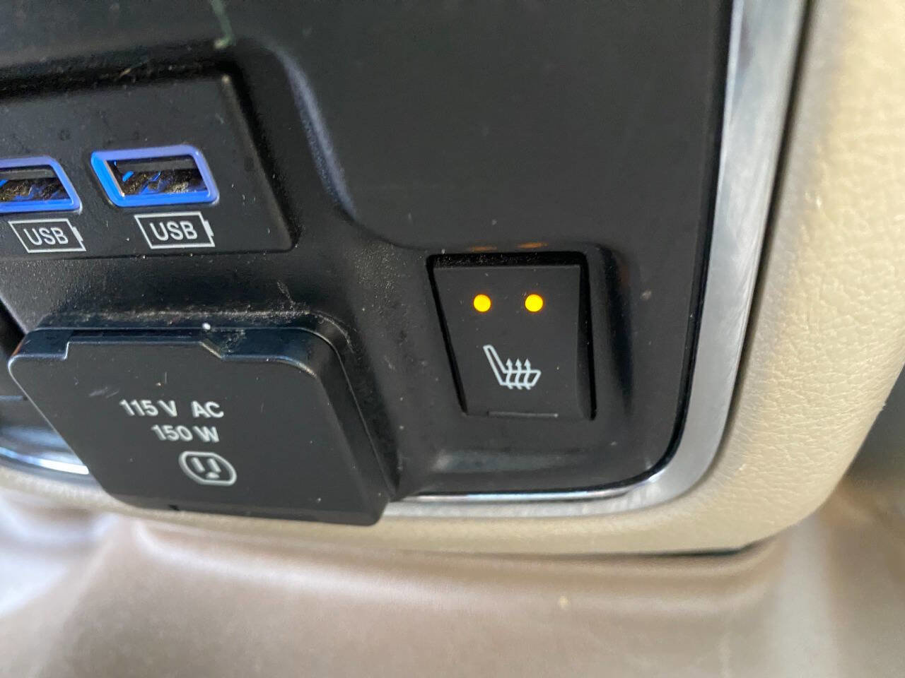 Used 2017 Jeep Grand Cherokee Overland image 55